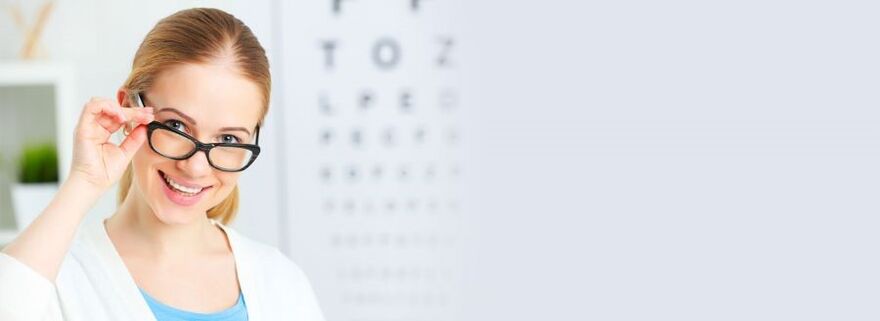 With the help of traditional medicine, the girl was able to improve her eyesight